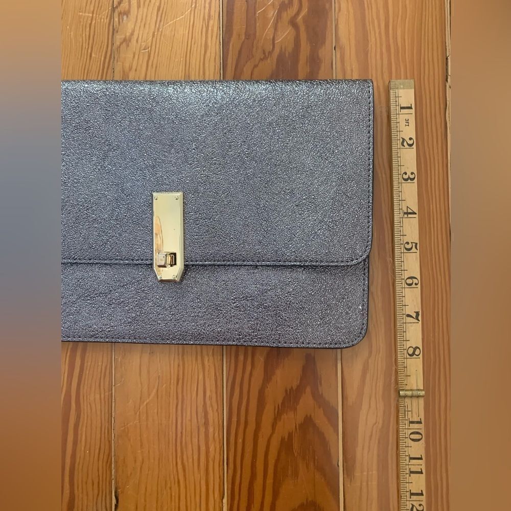 NWT Express Clutch - Picture 3 of 9
